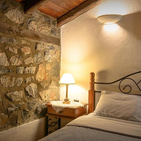Metohi Inn Agios Athanasios  Luaran gambar