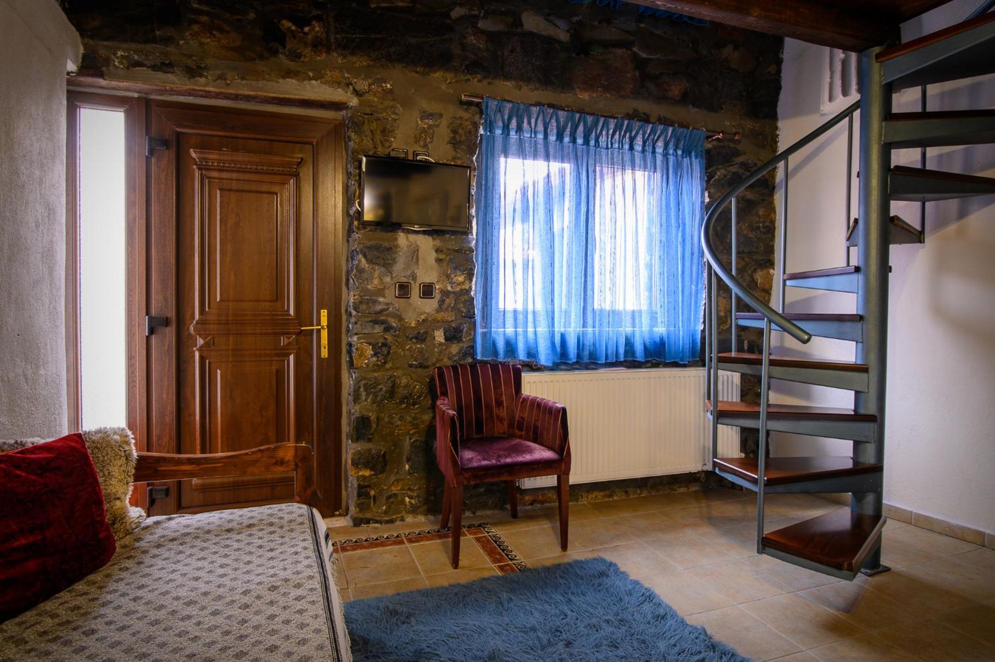 Metohi Inn Agios Athanasios  Luaran gambar