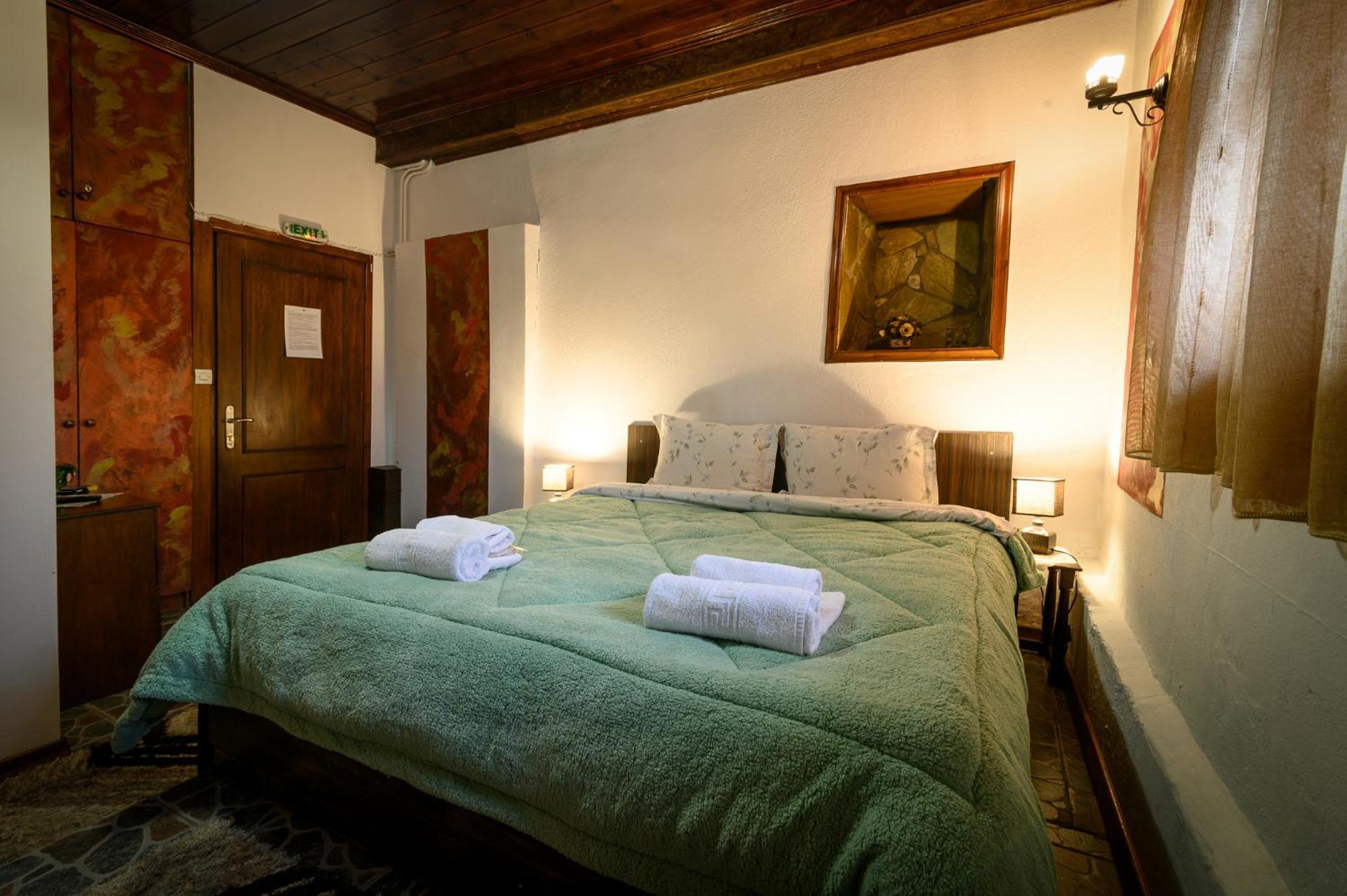 Metohi Inn Agios Athanasios  Luaran gambar